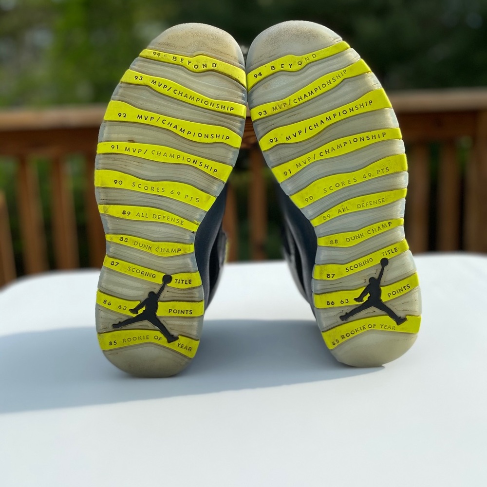 Men’s Jordan 10 Retro “Venom Green” size 10 - Picture 7 of 8